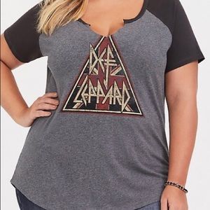 Plus size raglan tee